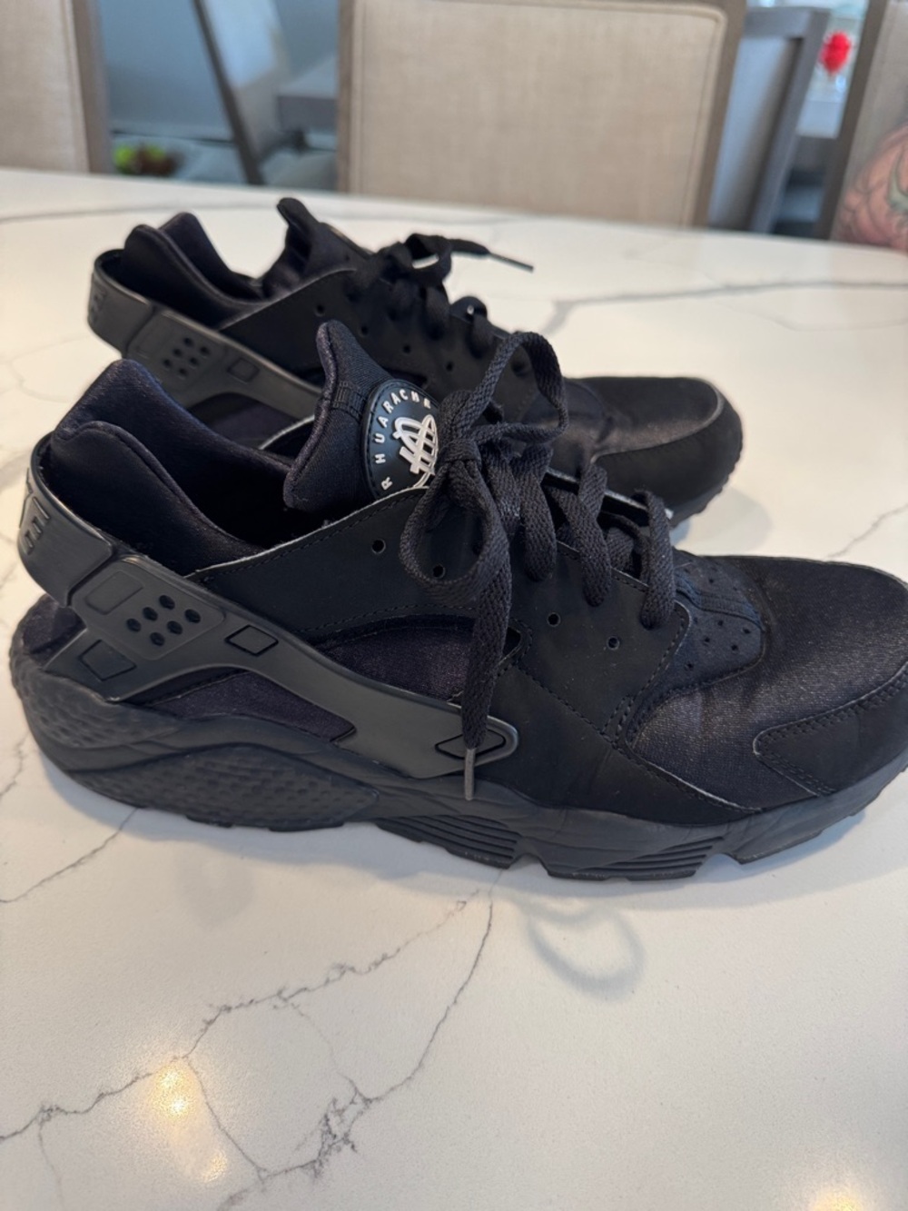Nike Men's Black Huarache-Style Sneakers